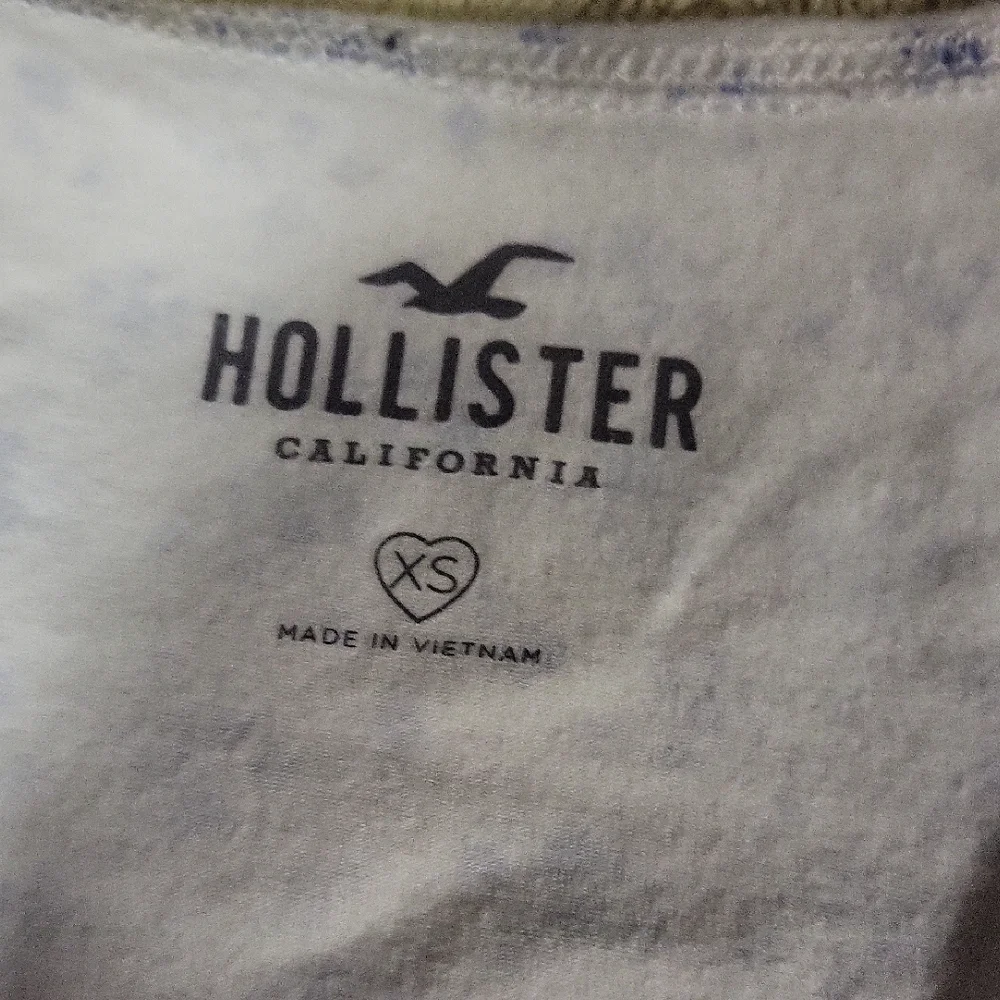 Hollister Blue Floral Ruched Crop Top - Picture 6 of 6